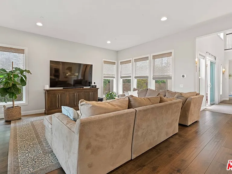 11925 N Ricasoli Way — Photo 32