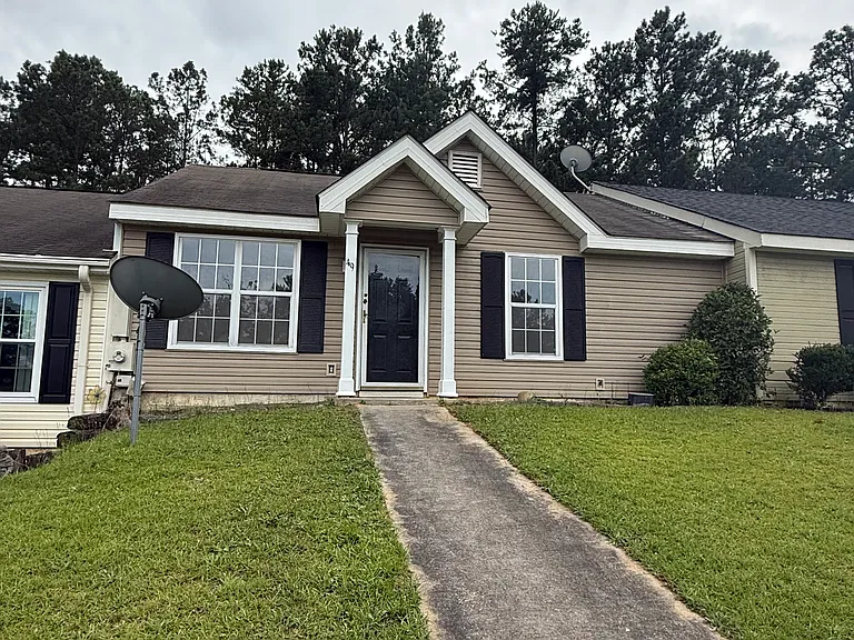49 Skyway Dr — Photo 1