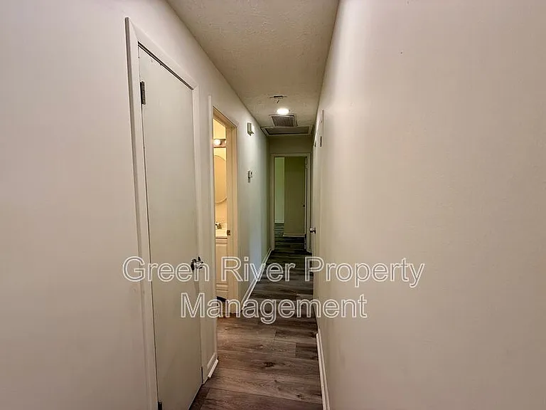 7398 Worthington Rd — Photo 13