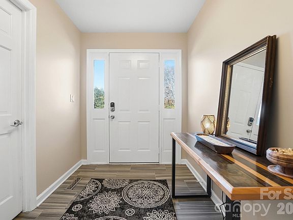 5th image of 4214 Glen Haven Dr SW