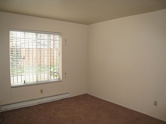 4th image of 555 S 10th St APT 6