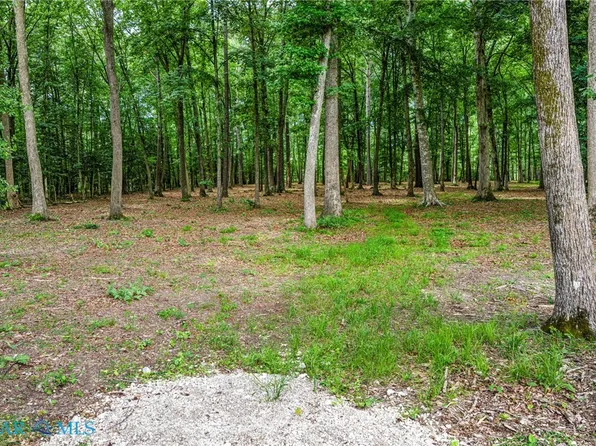 Five Gables Dr, Gloucester, VA 23061