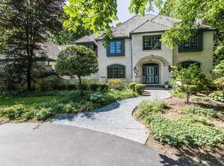 4555 W Regency Dr, Libertyville, IL