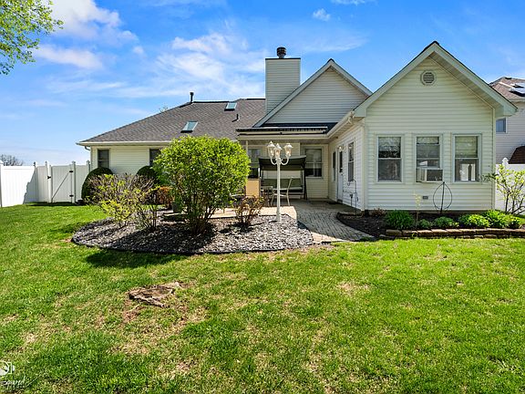 4th image of 1089 Ronald Dr