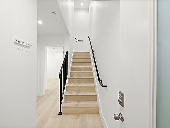 4th image of 5651 Case Ave Unit 1