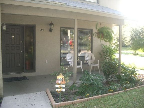 3rd image of 901 Sandtree Dr