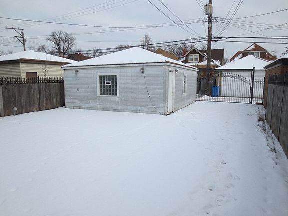 3rd image of 1629 N Natoma Ave