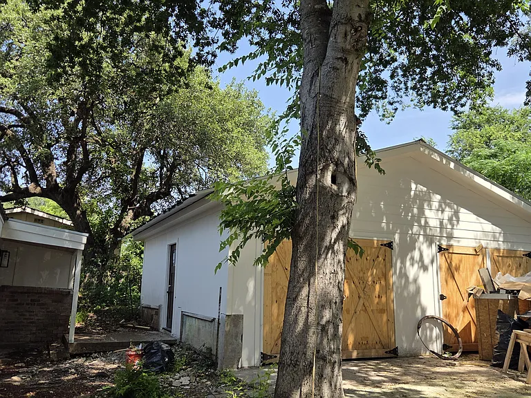 704 W Avenue B — Photo 7