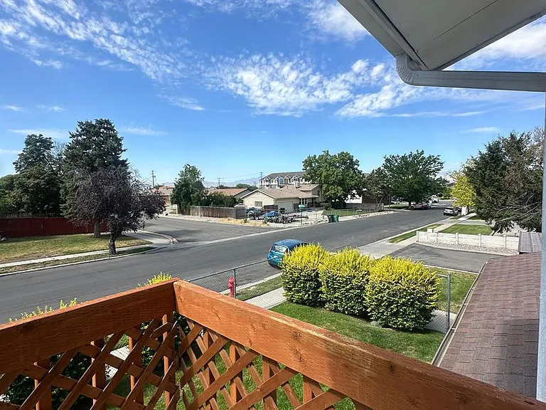 745 E Lazon Dr — Photo 16