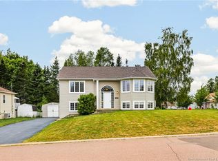 11 Marin St, Dieppe, NB E1A 7V8