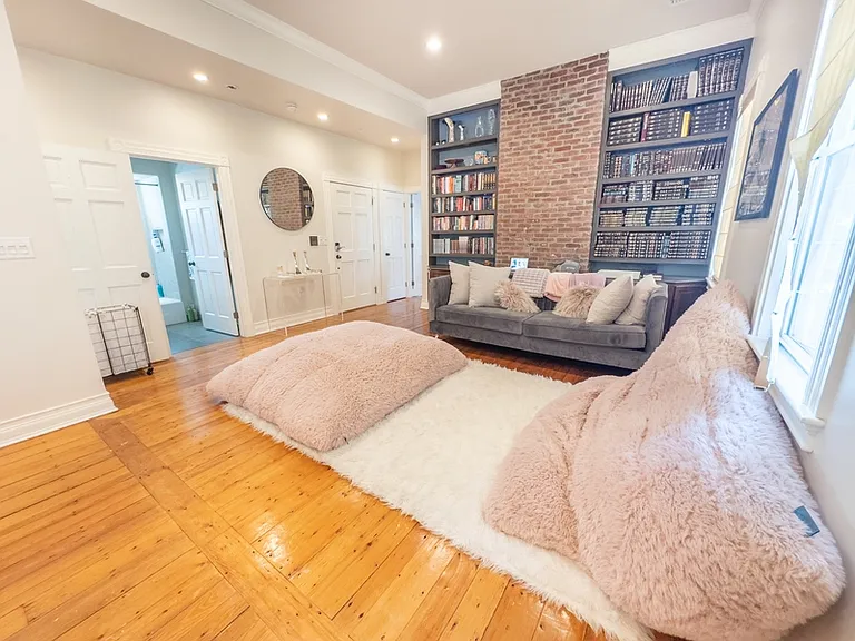 589 Franklin St #3 — Photo 1