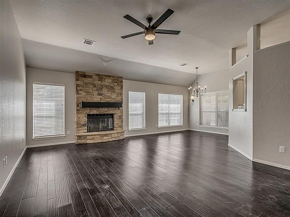 4th image of 1600 Oakwood East Blvd