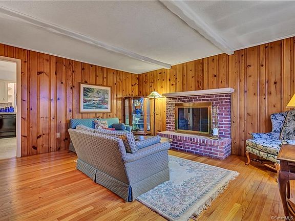 3rd image of 23 Old Hickory Ln