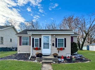 1416 13th St, Charleston, IL 61920