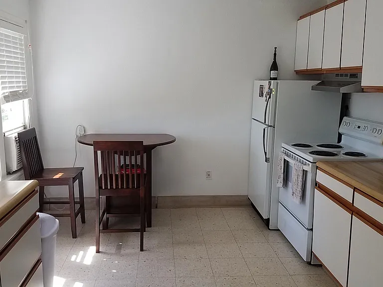 403 Pauline Blvd #B — Photo 2