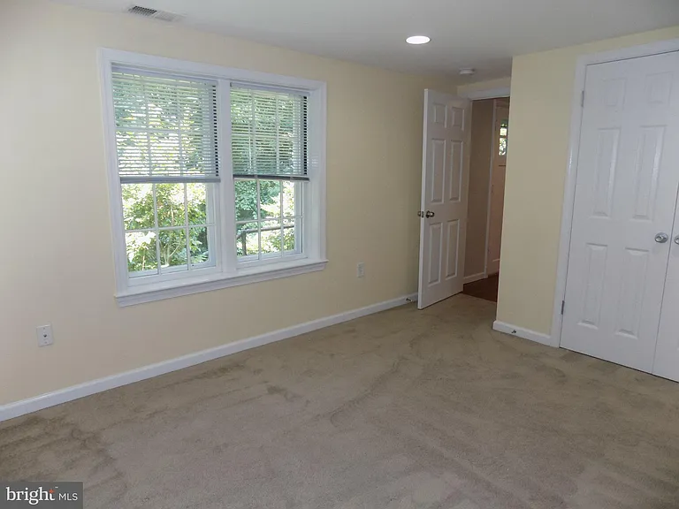138 S Abingdon St — Photo 24