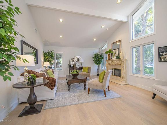 4th image of 4610 Winnetka Ave