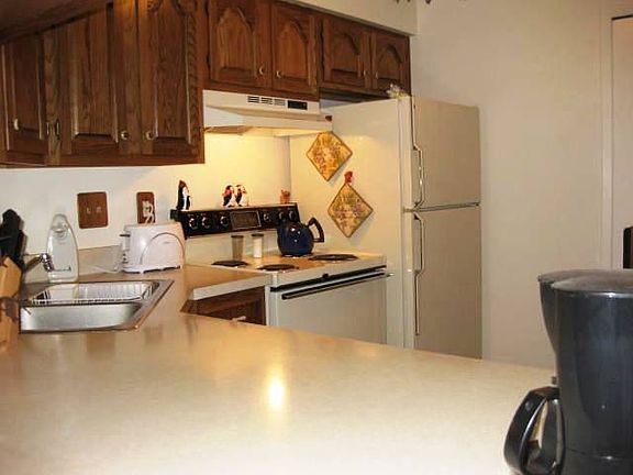 2nd image of 5532 Sunset Ln #E