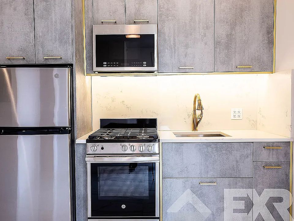 1st image of 152 Boerum St APT 2D