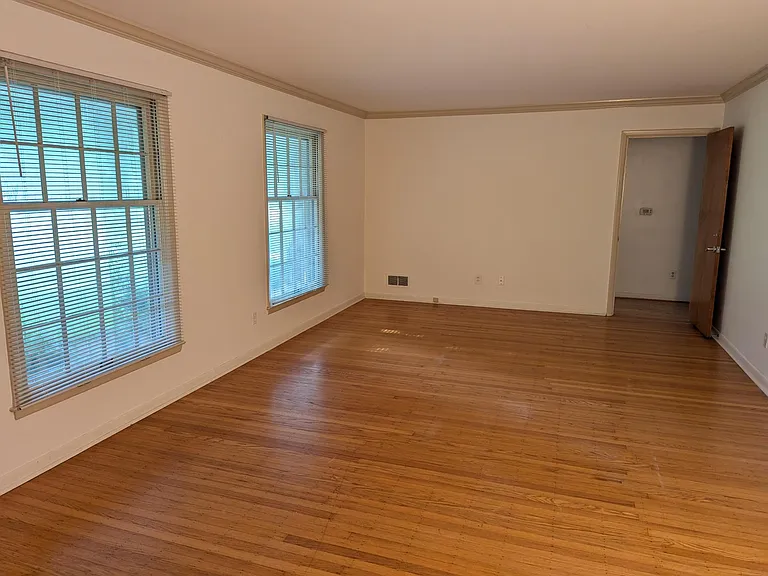 8242 Forest Ln — Photo 3