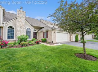 16784 Lyonhurst Cir #93, Northville, MI 48168