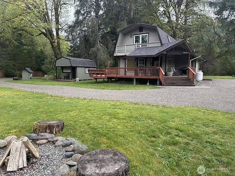 3rd image of 621 W Satsop Maple Glen
