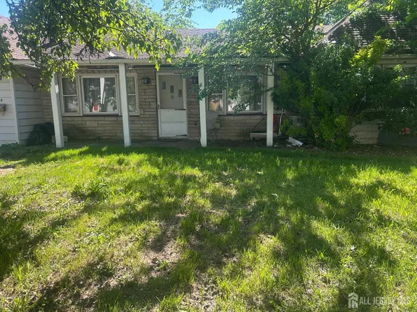 20 Orchard St, Carteret, NJ 07008