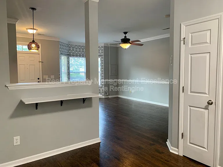330 Gilman Ln #101 — Photo 6