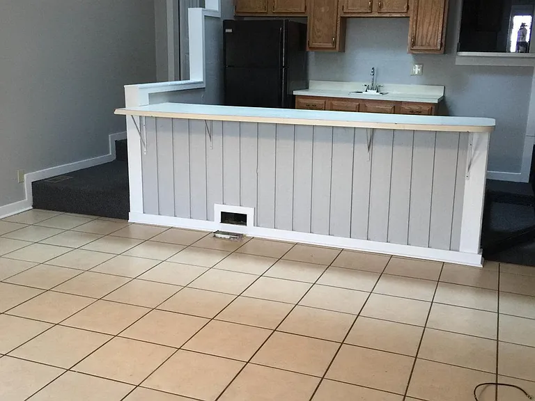 1124 W Marsh St — Photo 2