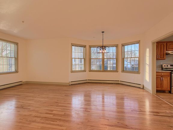 5th image of 102 State St APT D