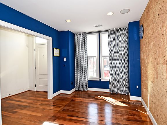 3rd image of 733 N Alfred St
