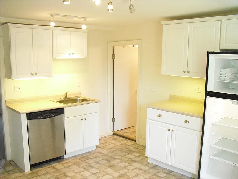 7 Division St #B — Photo 6