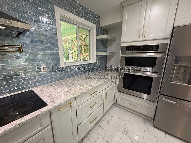 428 Ingleside Dr — Photo 17