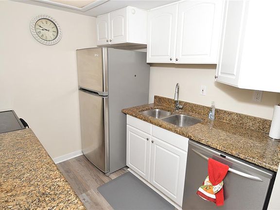 5th image of 12760 Indian Rocks Rd APT 409