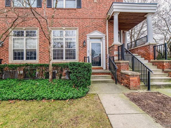 17026 Farmington Rd, Livonia, MI 48154