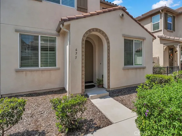 675 S Mandarin Ln, Rialto, CA 92376