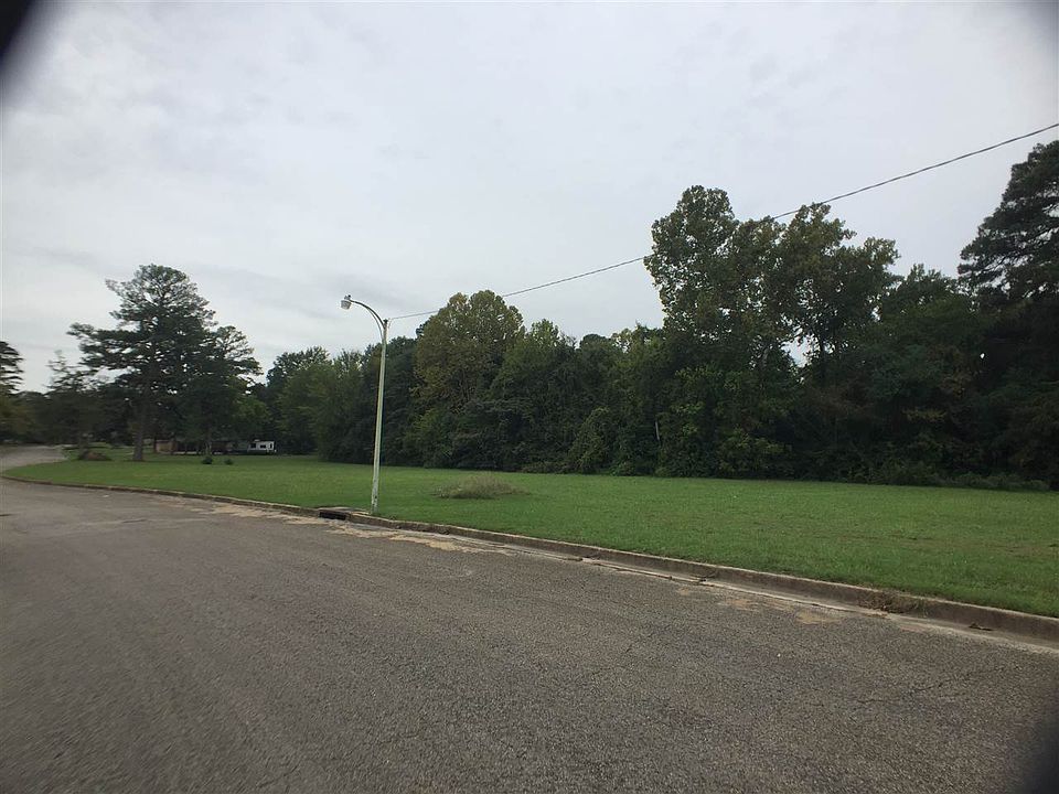 2nd image of 39 Brownwood Dr