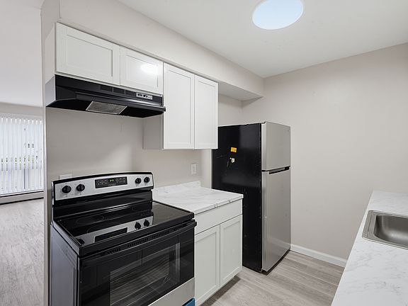 3rd image of 19087 Bentler St #1