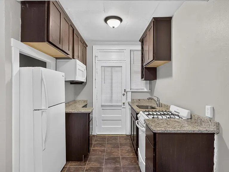 1949 Alfred Ave #1S — Photo 15