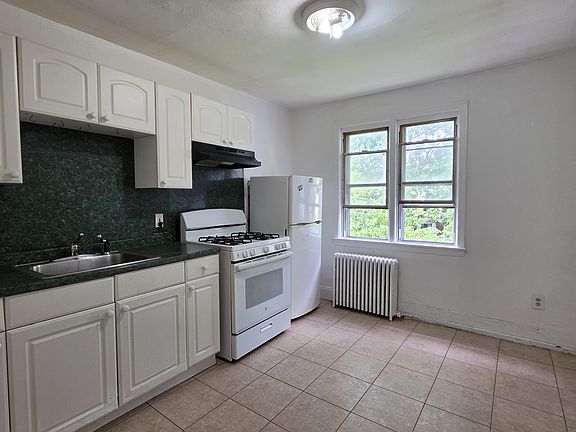 4th image of 456 Wayne St Floor 2