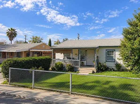 1235 Center Ln, Los Banos, CA 93635