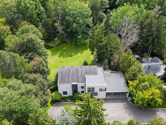 2nd image of 7 Albion Close