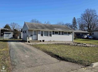 406 N Oxford Dr, Durand, MI