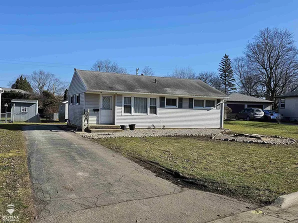 406 N Oxford Dr, Durand, MI 48429