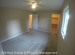 1904 Sheridan Rd APT 1, Pekin, IL 61554