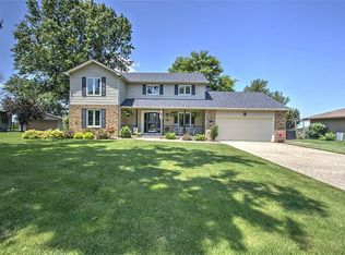 160 Hickory Point Ct, Forsyth, IL 62535