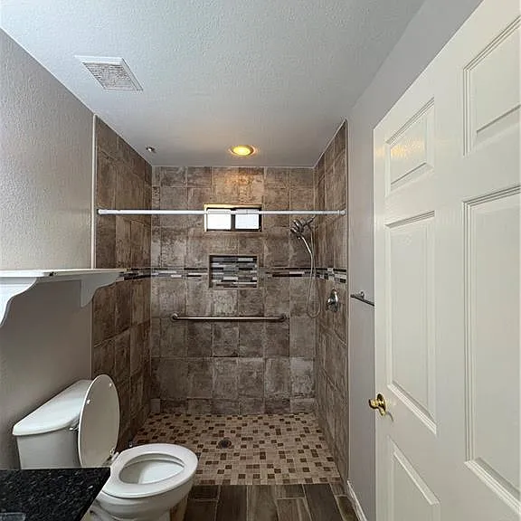 2201 Perkins Ave — Photo 9