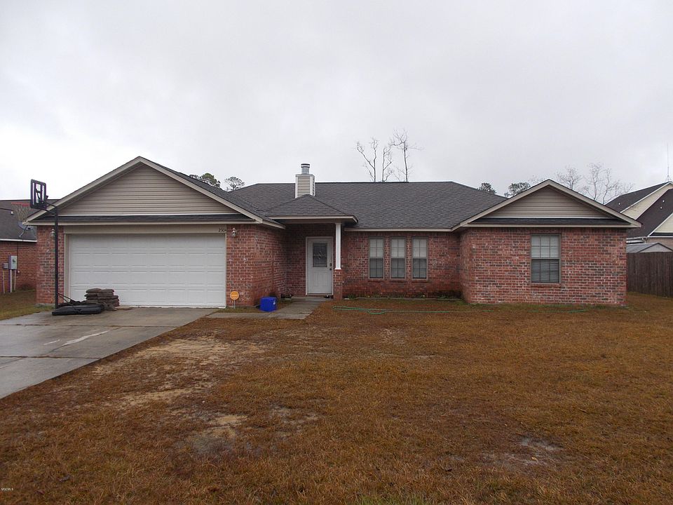 1st image of 2304 Broadmoor Dr