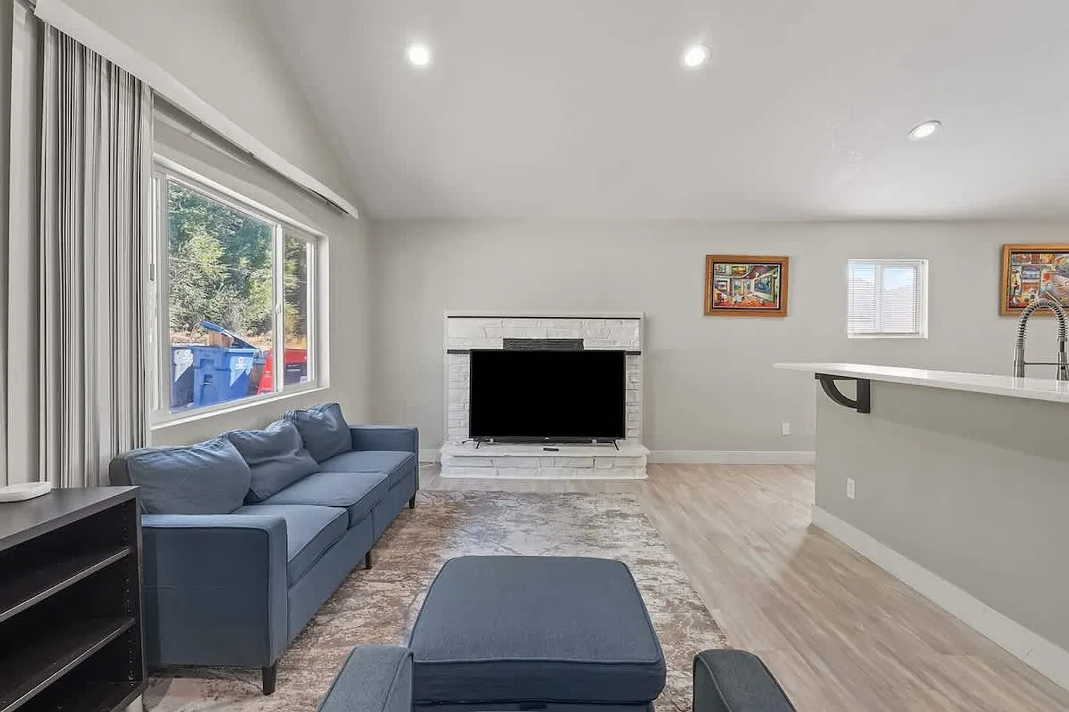 3 bed, 1.0 bath, $4,667 — Photo 1
