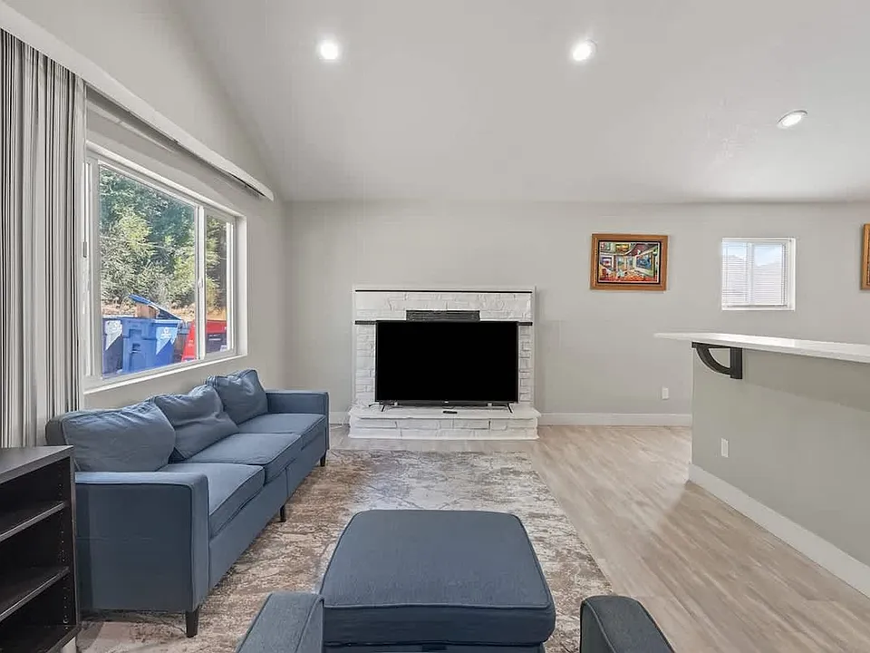 1001 N Shamrock St #ID1460940P
